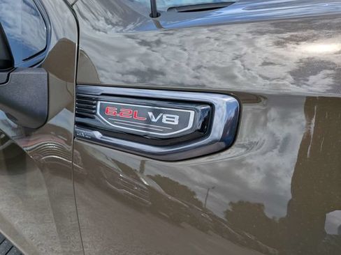 Used 2024 GMC Sierra 1500 AT4 w/ Technology Package AWD/4WD image 11