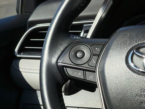 Used 2022 Toyota Camry SE FWD image 16