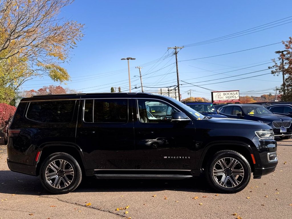 Used 2023 Jeep Wagoneer 4WD w/ Premium Group I image 7