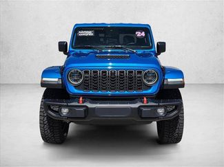 Used 2024 Jeep Gladiator Mojave AWD/4WD video 2