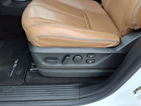 Used 2025 INFINITI QX80 Sensory AWD/4WD image 5