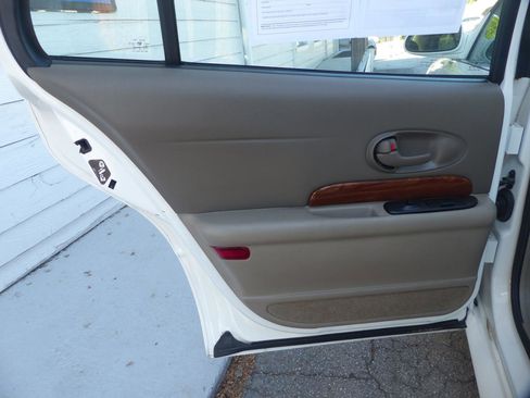 Used 2003 Buick Le Sabre Custom w/ Best Seller Package image 10