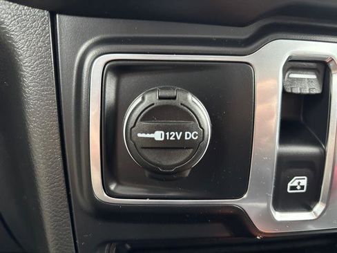 Used 2021 Jeep Wrangler Sport image 17