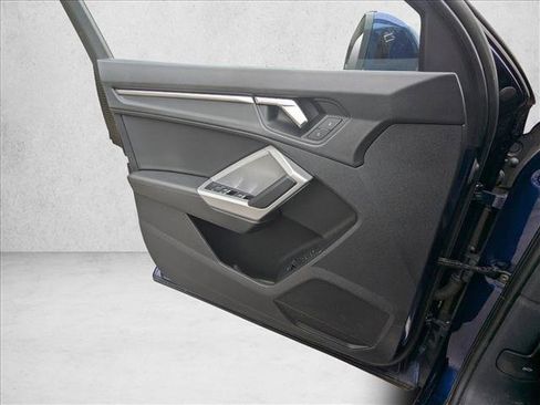 Used 2023 Audi Q3 2.0T Premium image 11