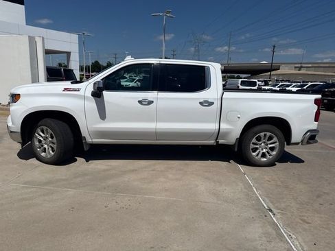 Used 2022 Chevrolet Silverado 1500 LTZ w/ Z71 Off-Road Package AWD/4WD image 6