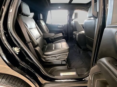 Used 2021 Chevrolet Tahoe Premier w/ Premium Package RWD image 18