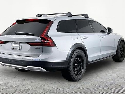 Used 2025 Volvo V90 B6 Cross Country Plus w/ Protection Package Premier AWD/4WD image 6