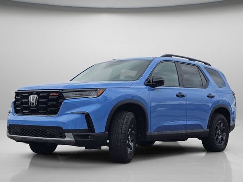 Certified 2025 Honda Pilot TrailSport image 26