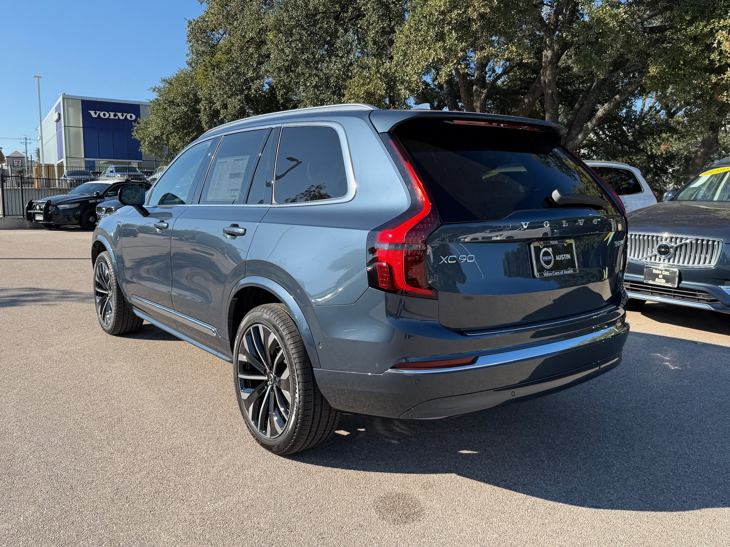 New 2026 Volvo XC90 T8 Plus w/ Protection Package Premier AWD/4WD image 4