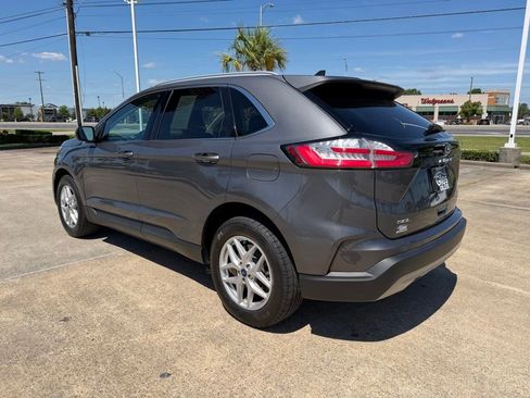 Used 2022 Ford Edge SEL w/ Convenience Package AWD/4WD image 3
