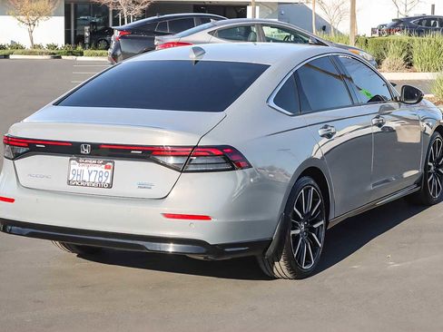 Used 2023 Honda Accord Touring image 4