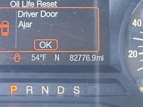 Used 2017 Ford Edge SE image 12