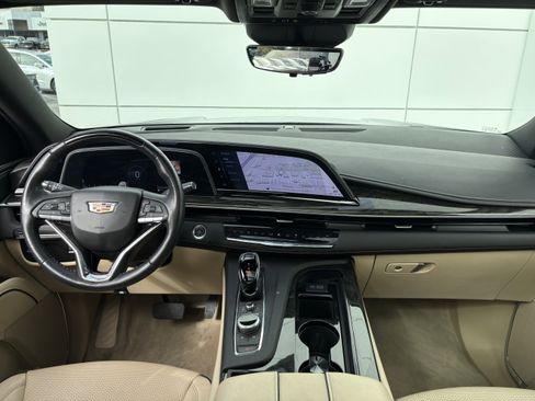 Certified 2024 Cadillac Escalade Premium Luxury image 22