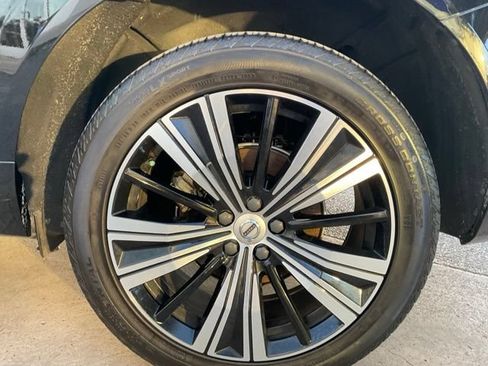Certified 2023 Volvo XC60 B5 Plus w/ Protection Package Premier FWD image 23