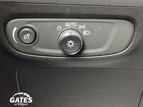Used 2025 Buick Encore GX Preferred AWD/4WD image 21