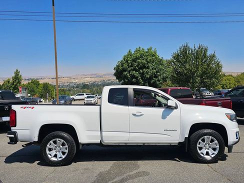 Used 2015 Chevrolet Colorado LT AWD/4WD image 6