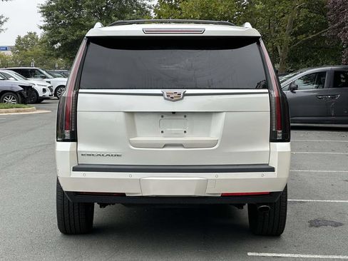 Used 2015 Cadillac Escalade Premium AWD/4WD image 24