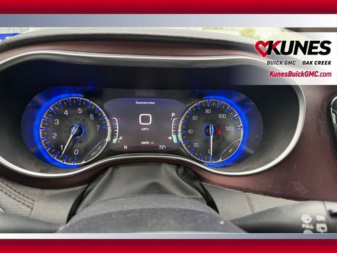Used 2020 Chrysler Pacifica Limited FWD image 20