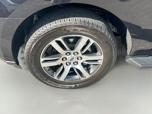 Used 2024 Ford Expedition Max Limited AWD/4WD image 33