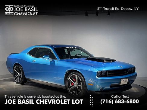 Used 2010 Dodge Challenger SRT8 w/ SRT Option Group II image 1