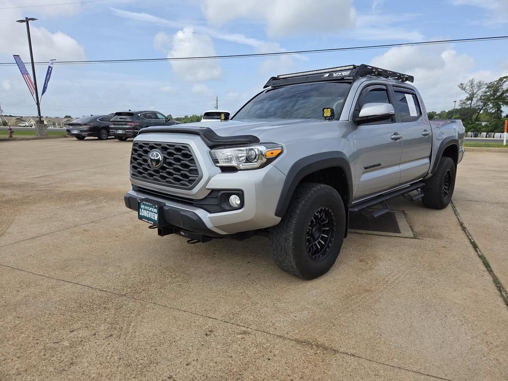 Used 2020 Toyota Tacoma TRD Off-Road AWD/4WD image 3