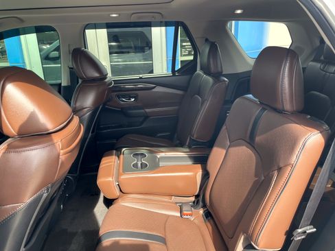 Used 2025 Honda Pilot Elite image 9