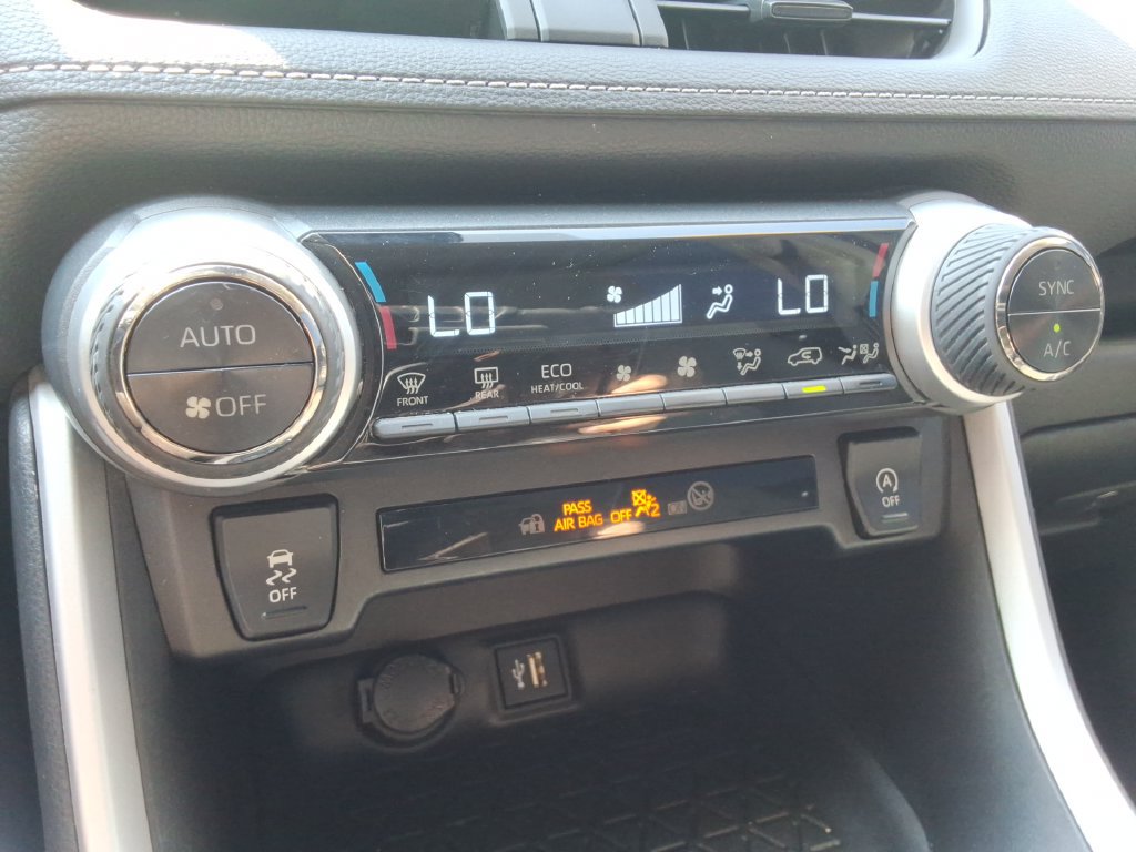 Used 2023 Toyota RAV4 XLE w/ Convenience Package FWD image 33