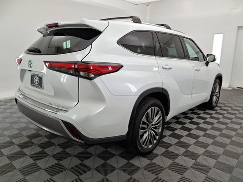 Used 2022 Toyota Highlander Platinum AWD/4WD image 25