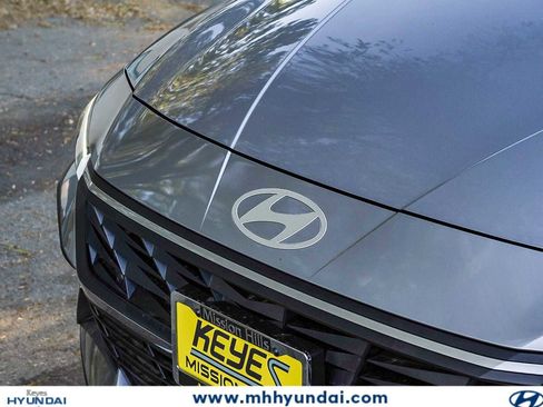 New 2026 Hyundai Elantra SE FWD image 9