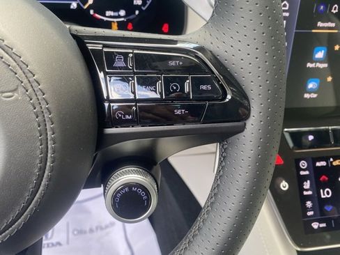 New 2024 Maserati Grecale GT image 23