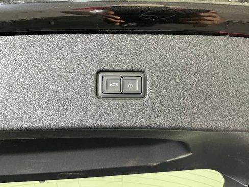 Used 2024 Audi RS Q8 AWD/4WD image 30