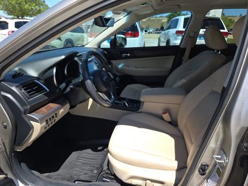 Used 2018 Subaru Outback 3.6R Limited AWD/4WD image 16