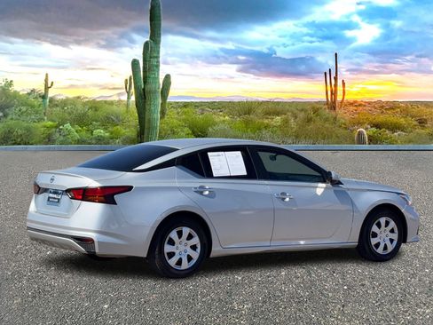 Used 2021 Nissan Altima 2.5 S w/ Driver Assist Package image 5