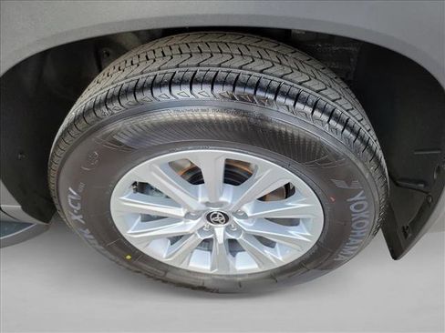 Used 2026 Toyota Grand Highlander AWD image 12