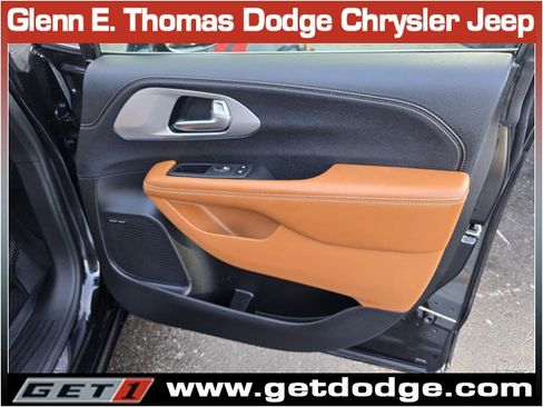 Used 2024 Chrysler Pacifica Pinnacle image 39