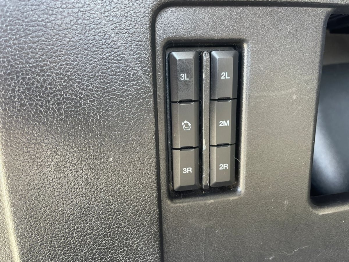 Used 2019 Ford Expedition Platinum RWD image 12