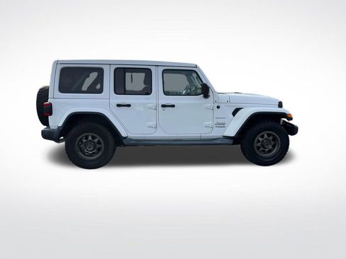 Used 2018 Jeep Wrangler Unlimited Sahara image 2
