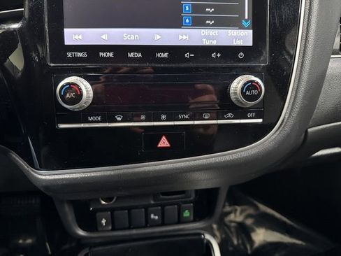 Used 2020 Mitsubishi Outlander SE image 20