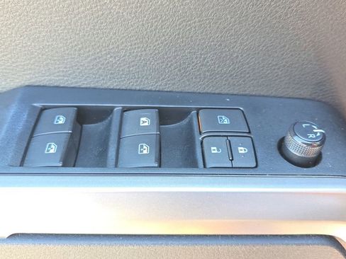 Used 2022 Toyota Tacoma SR5 image 24