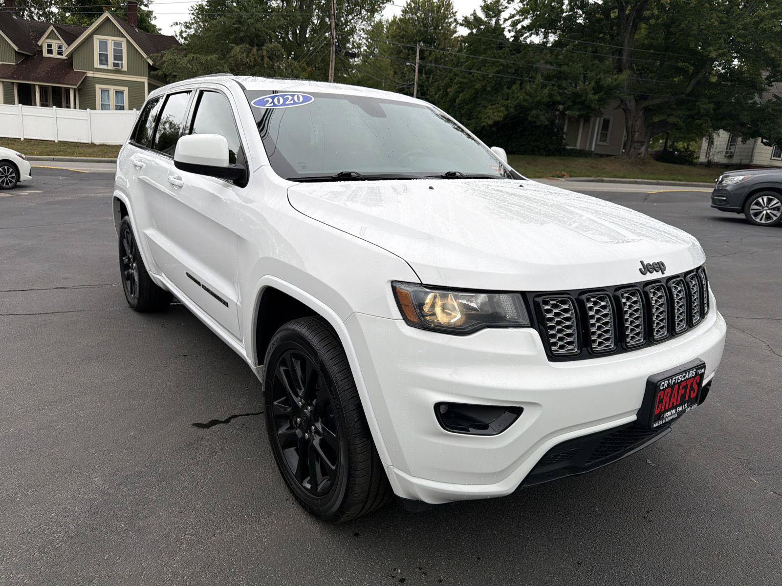 Used 2020 Jeep Grand Cherokee Altitude AWD/4WD image 7