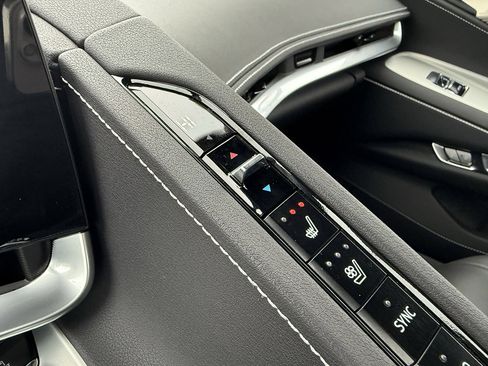 Used 2025 Chevrolet Corvette Stingray Preferred Cpe w/ Battery Protection Package image 15