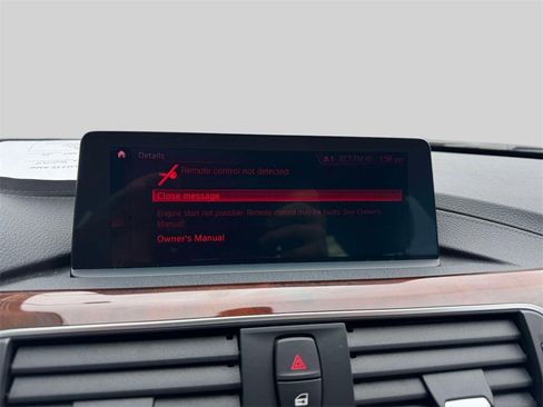 Used 2018 BMW 330i xDrive Sedan w/ Premium Package image 12