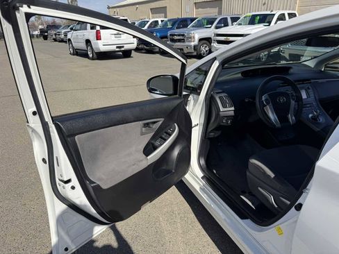 Used 2012 Toyota Prius Three w/ Solar Roof Pkg image 21