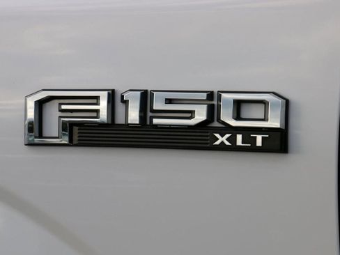 Used 2016 Ford F150 XLT image 12