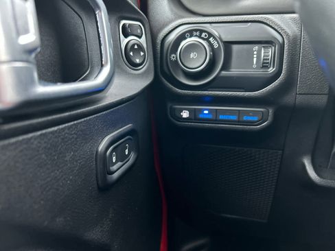 Used 2023 Jeep Wrangler Unlimited w/ Cold Weather Group AWD/4WD image 24