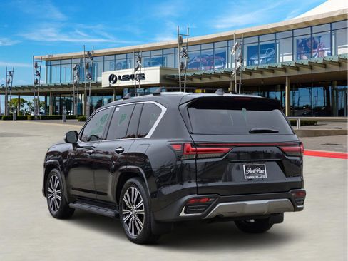 New 2026 Lexus LX 600 4WD w/ Luxury Package image 4
