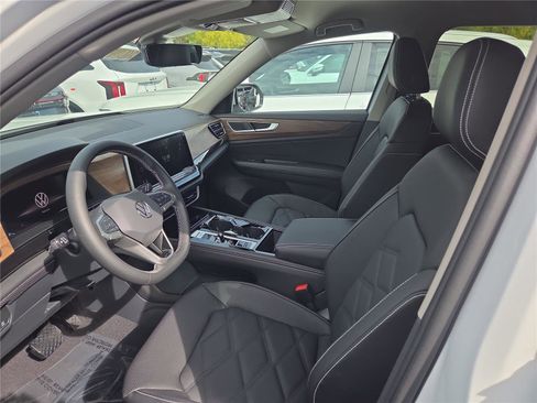 New 2026 Volkswagen Atlas SE image 7