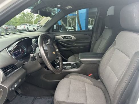 Used 2022 Chevrolet Traverse LT FWD image 23