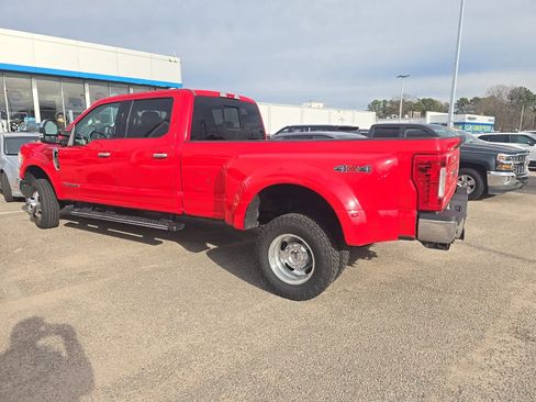 Used 2017 Ford F350 Lariat w/ Chrome Package image 3