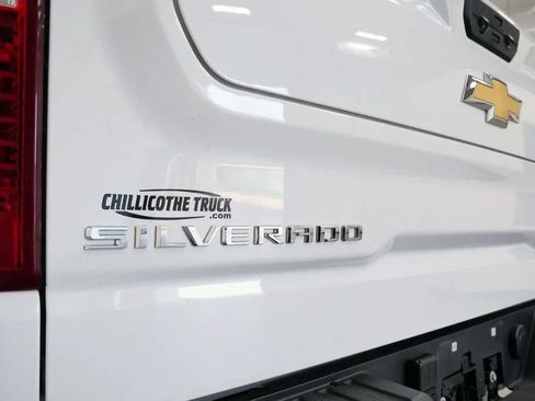 Used 2024 Chevrolet Silverado 1500 LT AWD/4WD image 9